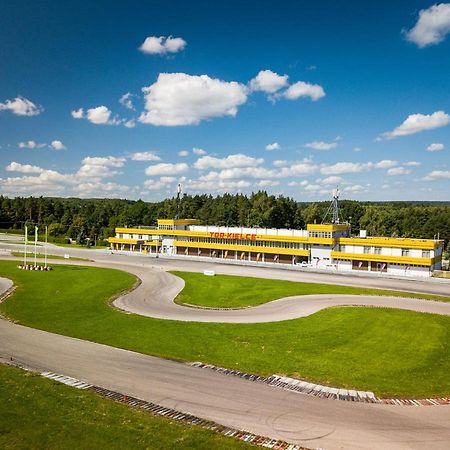 Hotel Tor Kielce Cminsk Экстерьер фото