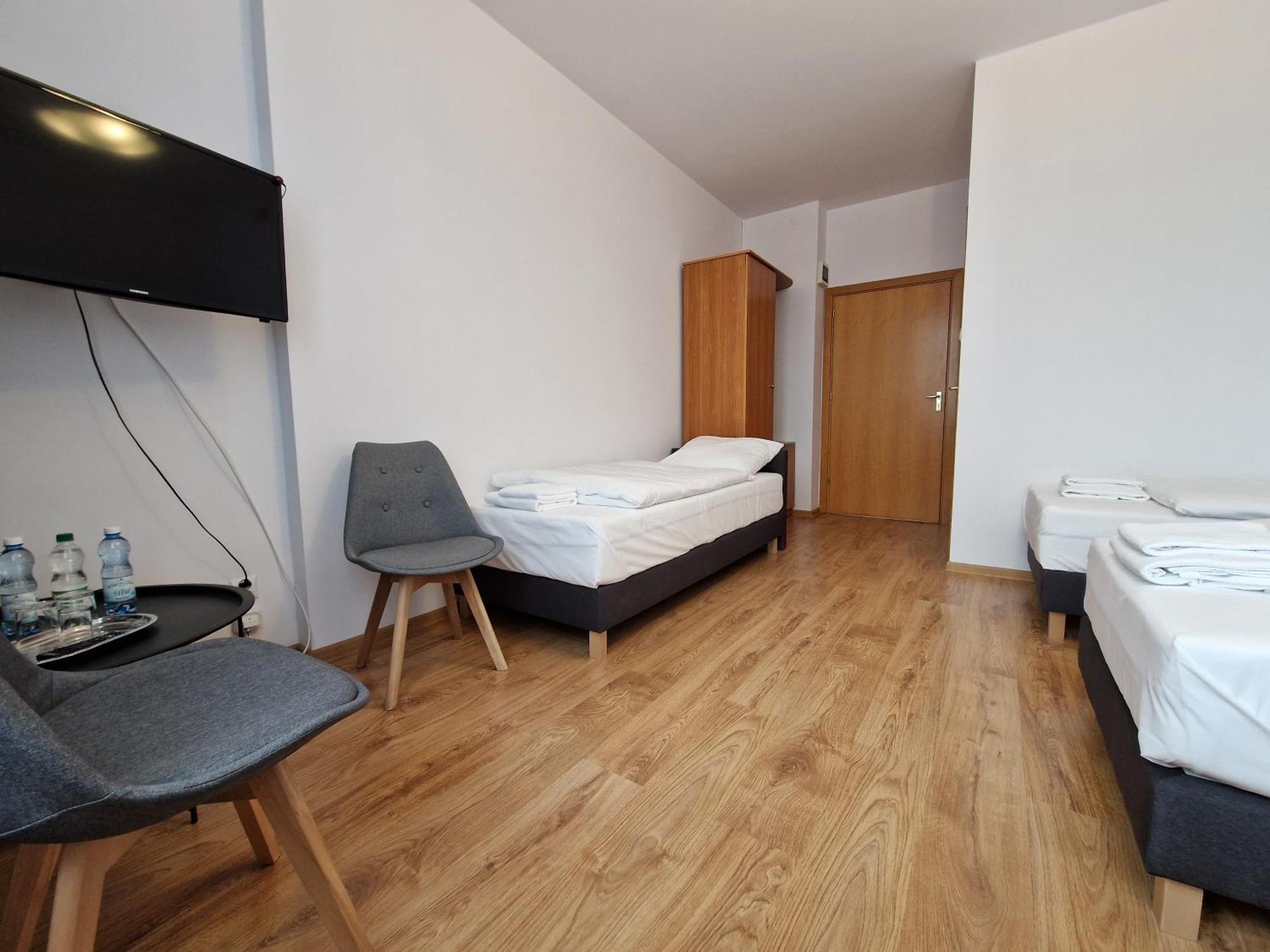 Hotel Tor Kielce Cminsk Экстерьер фото